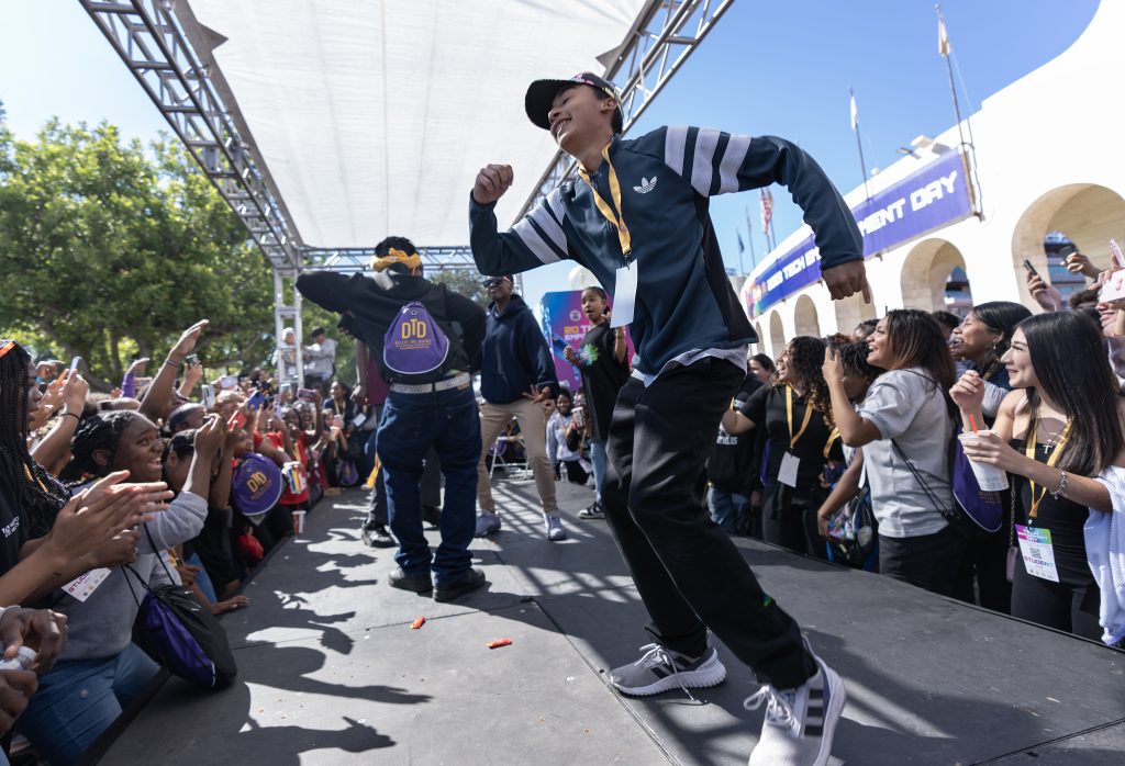 Los Angeles County ISD Delete the Divide hosts 6,000 high school and middle students for Tech Empowerment Day 2023 at Los Angeles Coliseum on Oct. 4, 2023. (Mayra B. Vasquez/ Los Angeles County)