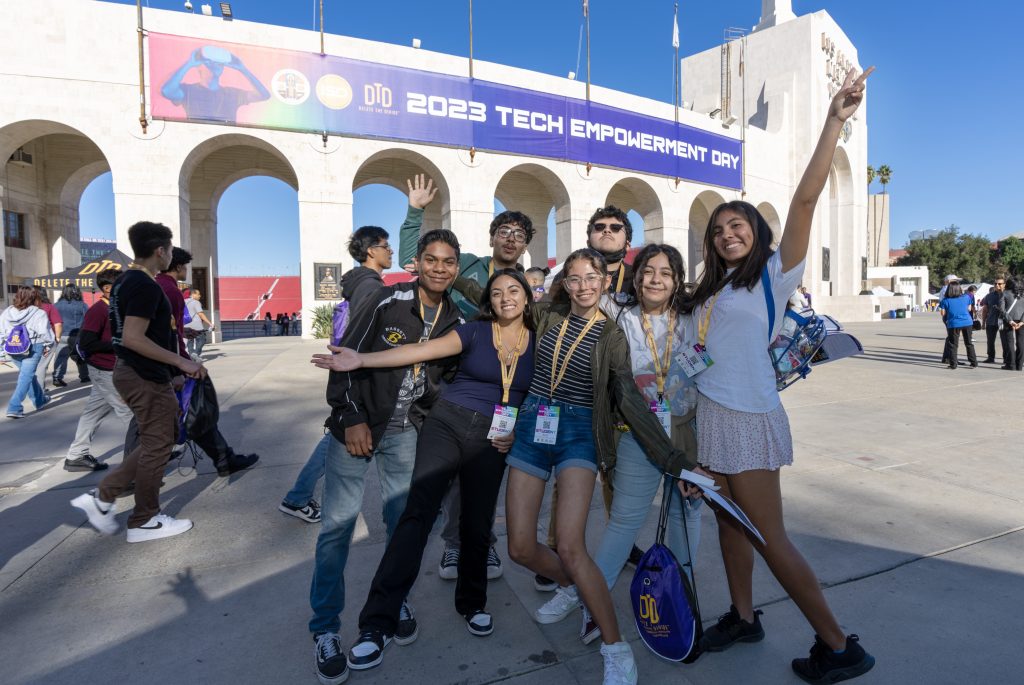 Bassett High school students  Ariana Roque, Valeria Garcia Hernandez,  Jose Valle, Alyssa Sanchez, Wilmer Sandoval, Kaitlyn Rodriguez, Hayden Alamillo attend Tech Empowerment Day. 



Los Angeles County hosted the 2nd Annual Tech Empowerment Day on Wednesday, October 4, 2023, at the Los Angeles Memorial Coliseum. More than 100 schools from across the County, with 6,000 middle and high school students, participated in this dynamic one-day high-technology Expo, connecting them to educational experiences related to science, technology, engineering, and math. (Mayra B. Vasquez/ Los Angeles County)