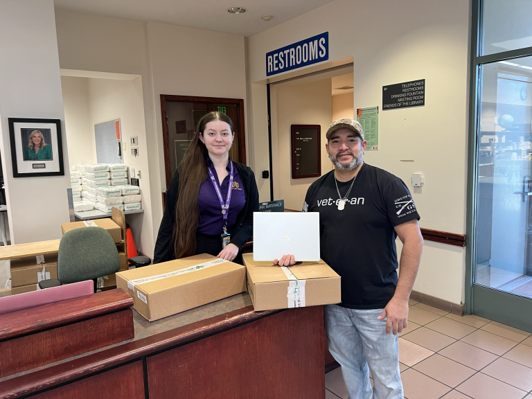 intern and veteran smiling