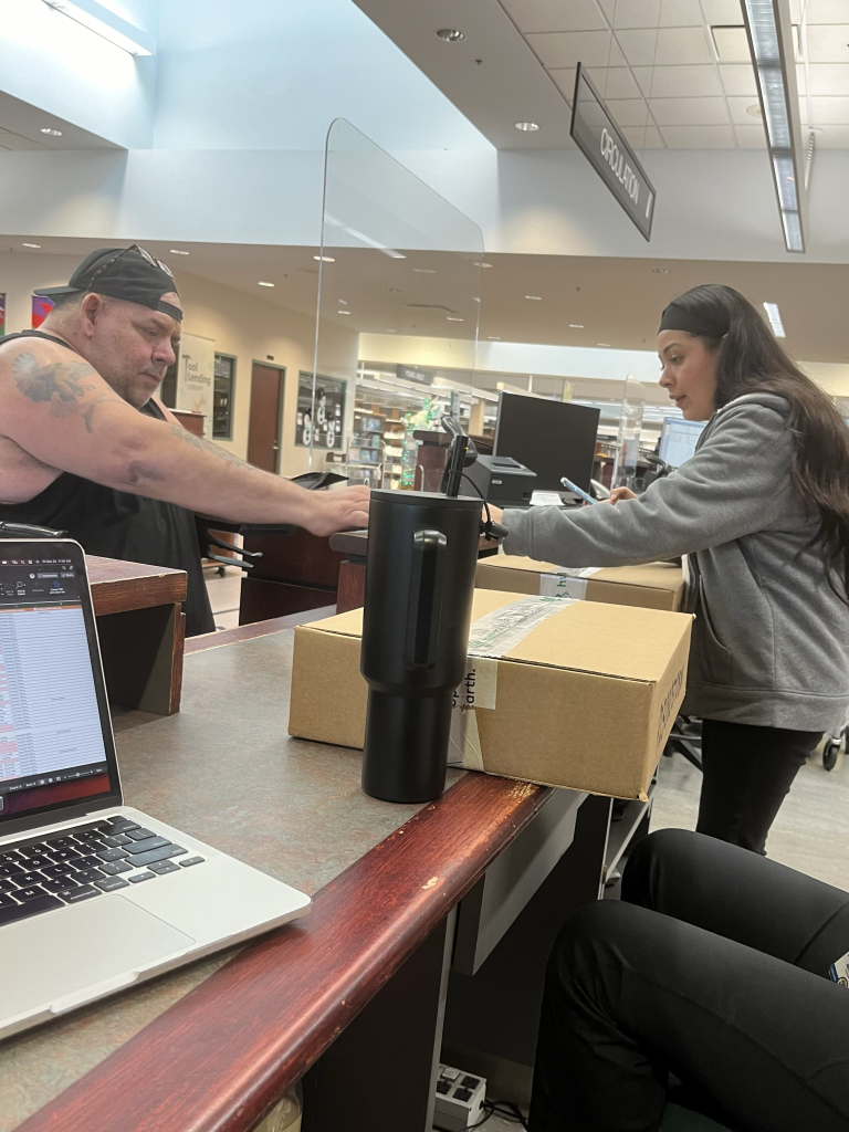 intern helping veteran