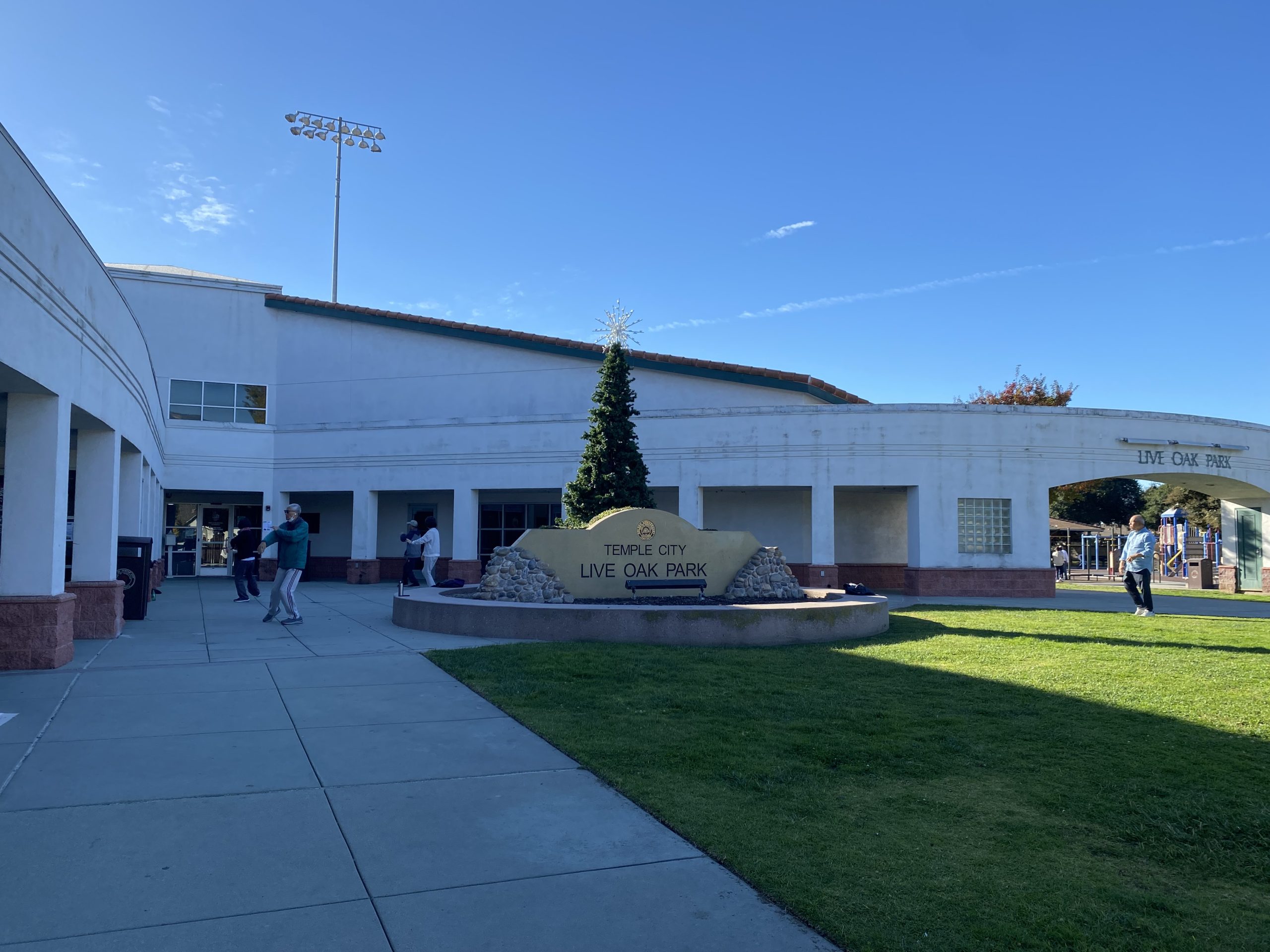 featured image for Tech Help for Older Adults at LAACHA post