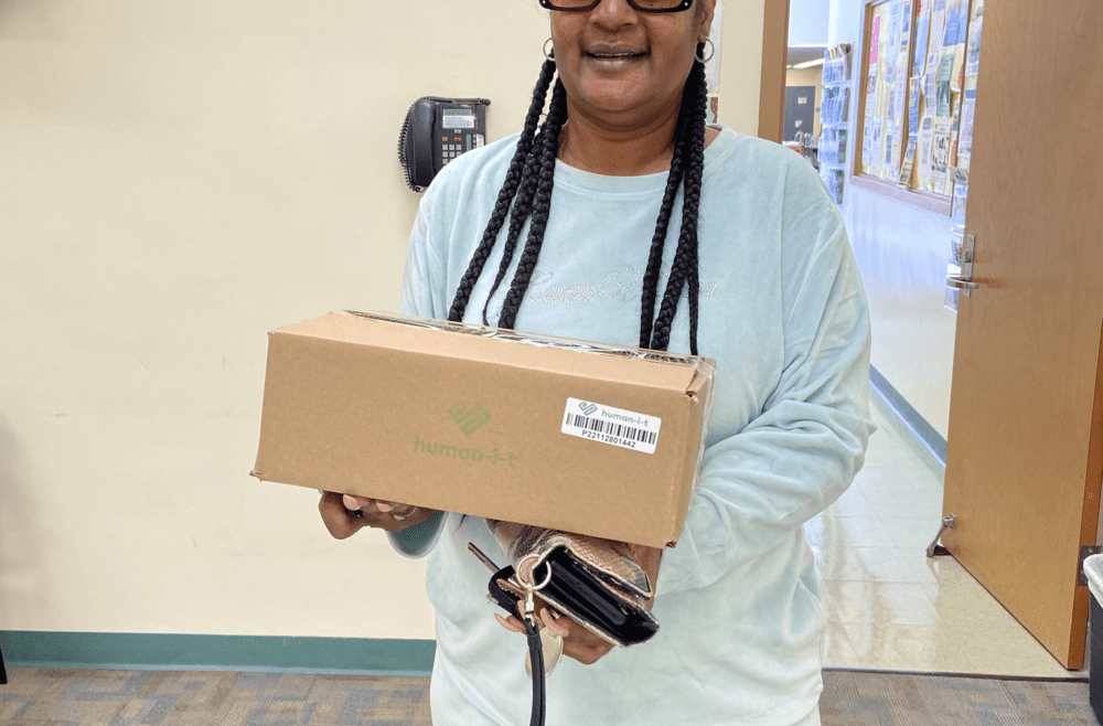 veteran receives laptop