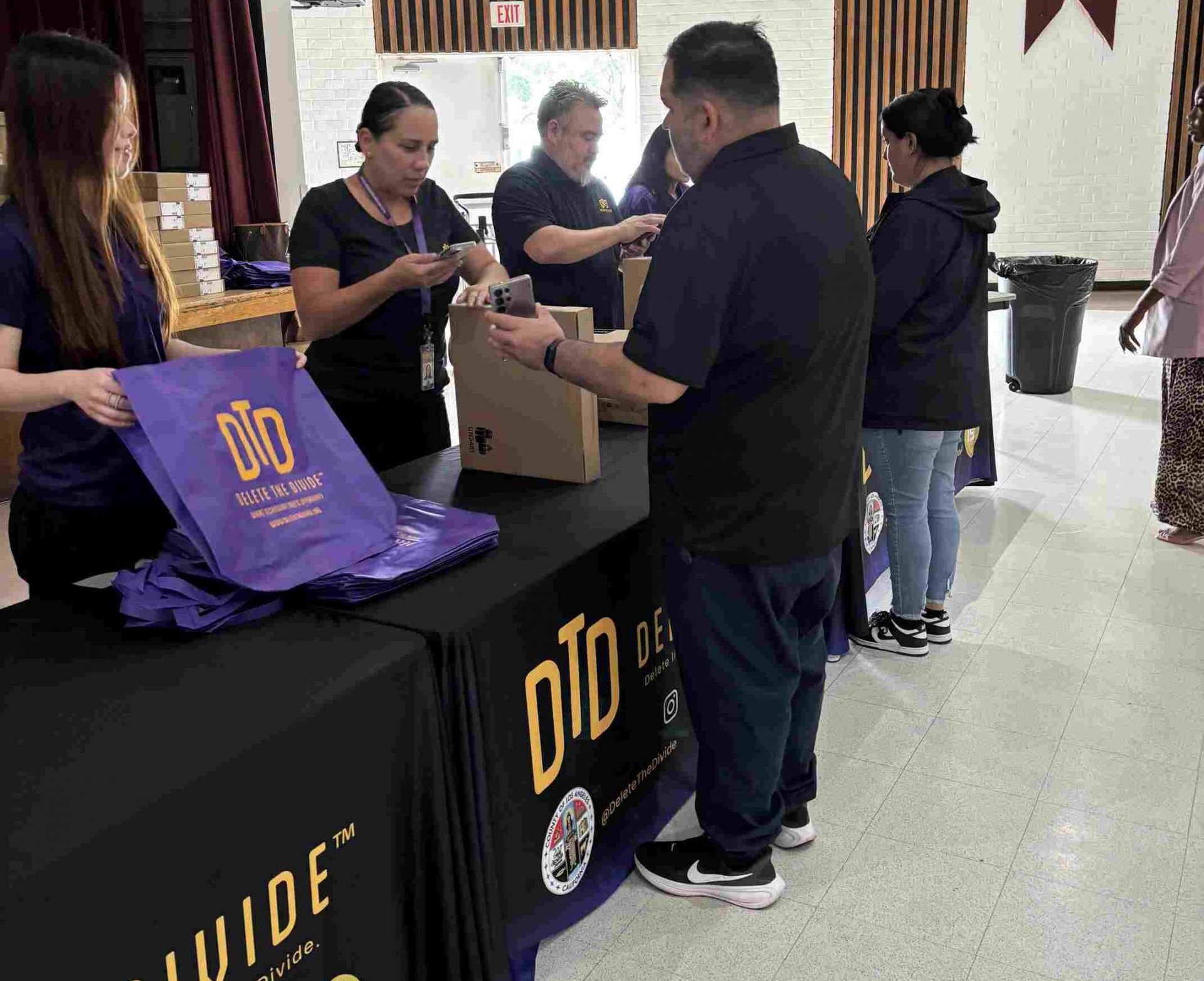 featured image for DTD Laptop Distribution at Lynwood Bateman Hall post